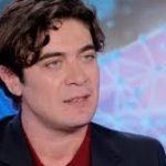 Riccardo Scamarcio: “Mia figlia Emily ha 3 anni e dice già di essere un’attrice. Mi ha cambiato”